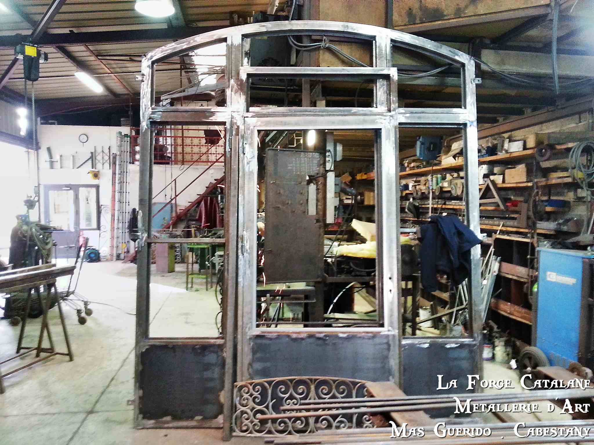 porte entree etanche preparation pour vitrage verriere forge catalane.jpg